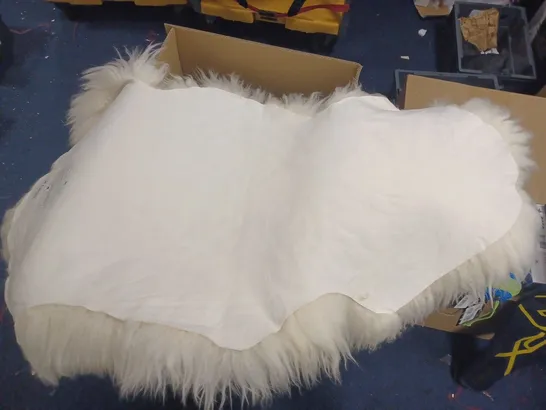 NATURAL SHEEPSKIN RUG - XL