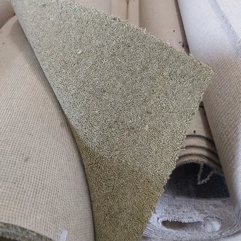 ROLL OF QUALITY ROSEDALE SPAUNTON MOOR CARPET // SIZE: APPROX 4 X 7.33m