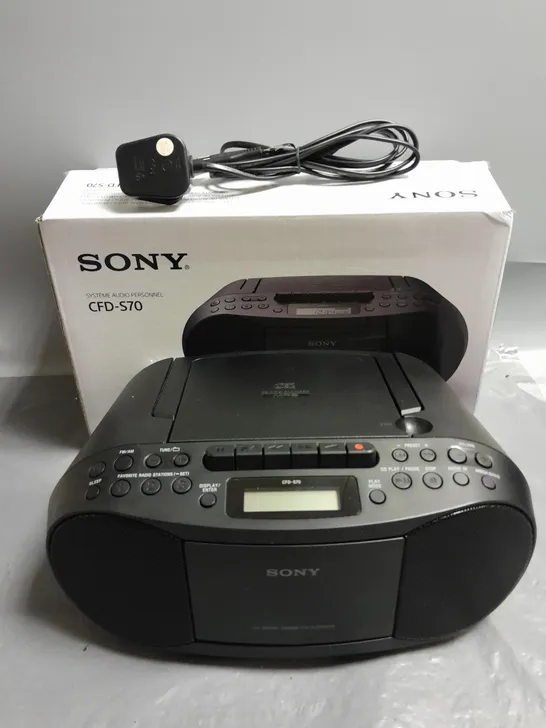 BOXED SONY BOOMBOX FM/AM/CD MEGA BASS IN BLACK CFD-S70