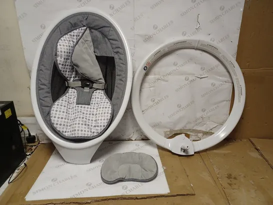 MUNCHKIN BABY SEAT GREY AND WHITE