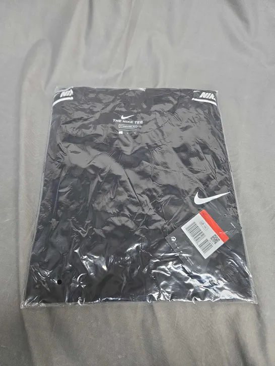 SEALED NIKE CLASSIC LOGO T-SHIRT SIZE LARGE 