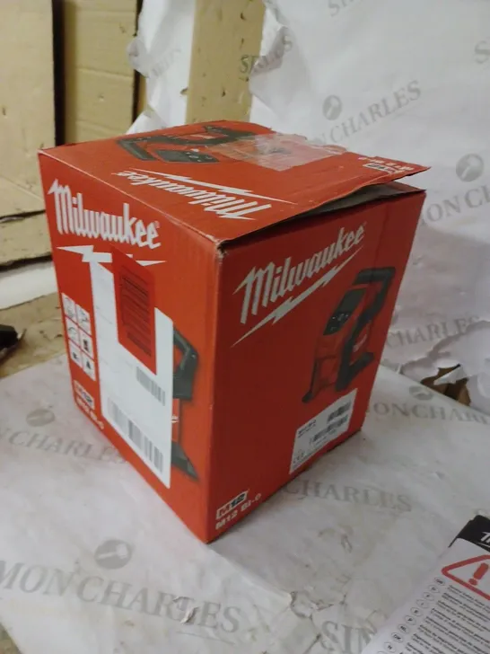 MILWAUKEE 4933464124 M12BI-0 COMPRESSOR 12 VOLT XXX WITHOUT BATTERY/CHARGER, 12 V