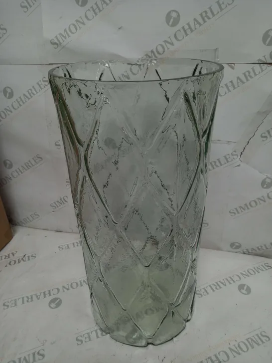 BUNDLEBERRY BY AMANDA HOLDEN CUT GLASS HURRICANE VASE