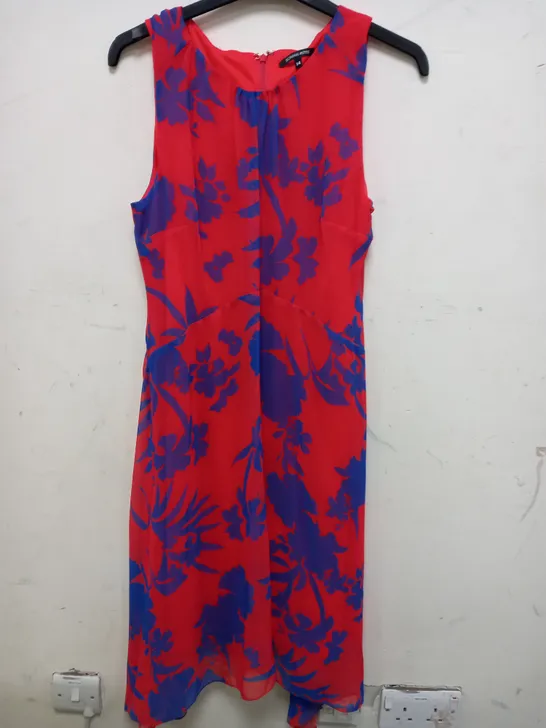 ROMAN PETITE CHIFFON DRESS IN FLORAL DESIGN IN RED/BLUE - SIZE 14