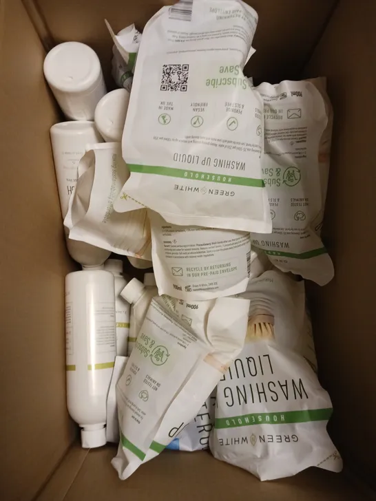 BOX OF APPROXIMATELY 20 GREEN N WHITE ASSORTED CLEANING PRODUCTS TO INCLUDE HYDRATING BODY WASH - WASHING UP LIQUID - LAUNDRY DETERGENT - COLLECTION ONLY	