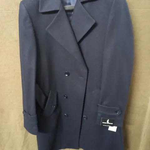 BRAND NEW MOSES KUSHNER 100% WOOL BUTTON FRONT JACKET WITH POCKET DETAIL AND BELT IN DARK BLUE - L