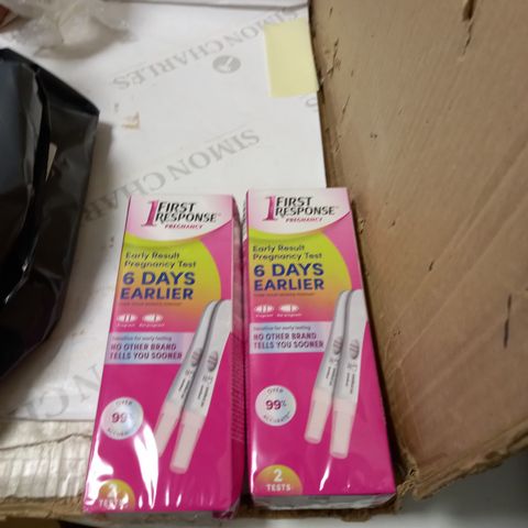 LOT OF 2 FIRST RESPONSE PREGNANCY EARLY RESULT PREGNANCY TEST