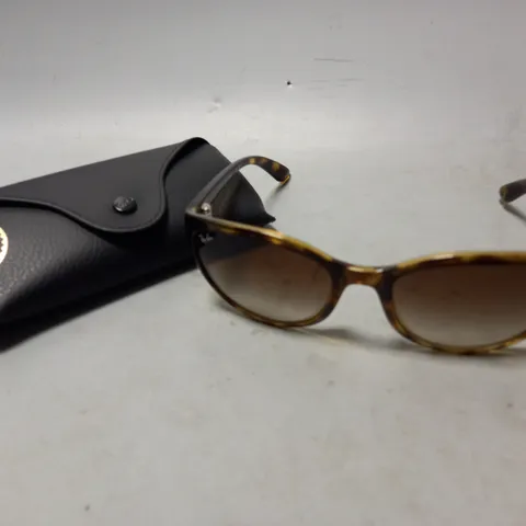 BOXED RAY-BAN SUNGLASSES