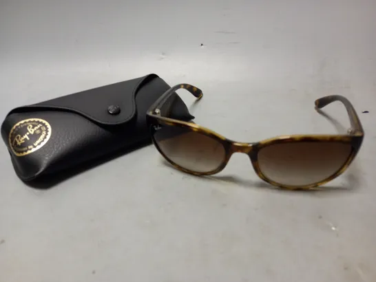 BOXED RAY-BAN SUNGLASSES