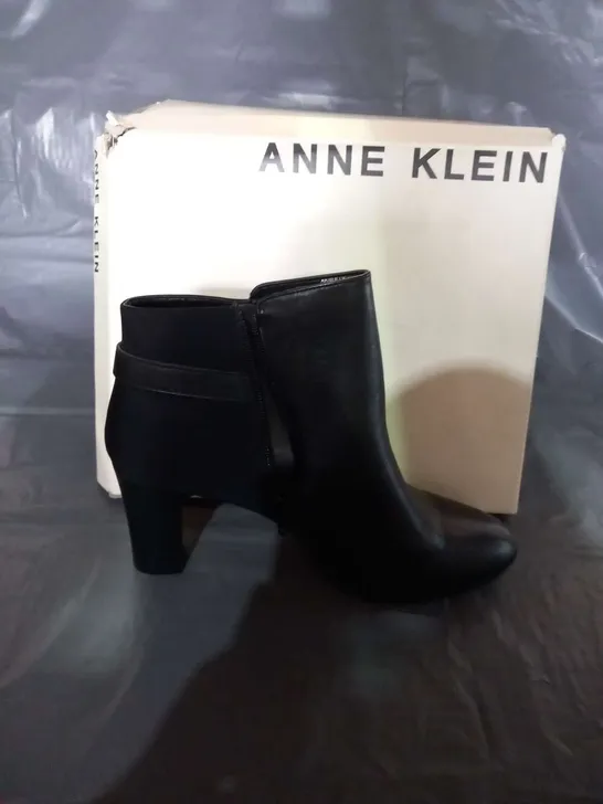 BOXED ANNE KLEIN SULLY BLACK ANKLE BOOTS SIZE 8