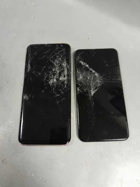 LOT OF 2 DAMAGED MOBILE PHONES TO INCLUDE SAMSUNG AND GOOGLE