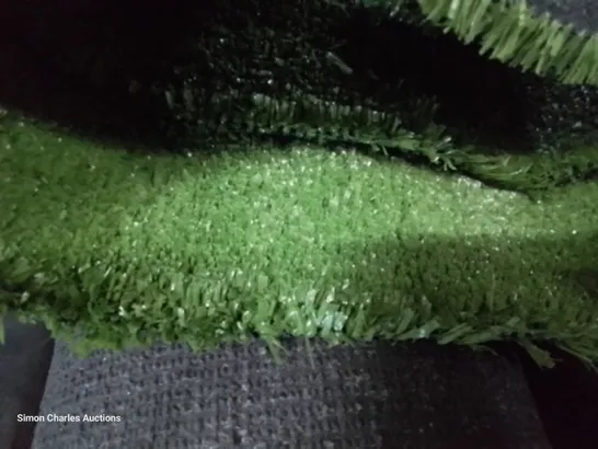 ROLL OF ASTROTURF - 2.74 X 3M