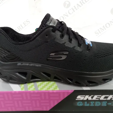 BOXED PAIR OF SKETCHERS GLIDE STEP WOMENS TRAINERS IN BLACK - UK 6