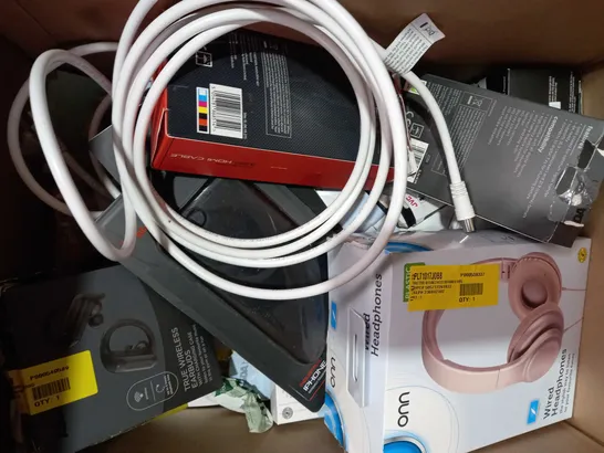 BOX OF APPROXIMATELY 15 ASSORTED ELECTRICAL ITEMS TO INCLUDE ASDA TECH HSMI CABLE, JVC GUMY TRUE WIRELESS HEADPHONES, LOGITECH M90 CORDED MOUSE, ETC