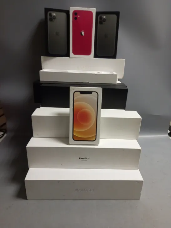 BOXED LOT OF APPROX. 28 IPHONE AND APPLE WATCH DISPLAY CASES