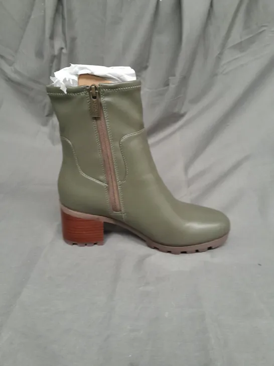 VIONIC LADIES LEATHER DARK KHAKI ZIP FASTENING BOOTS SIZE 5