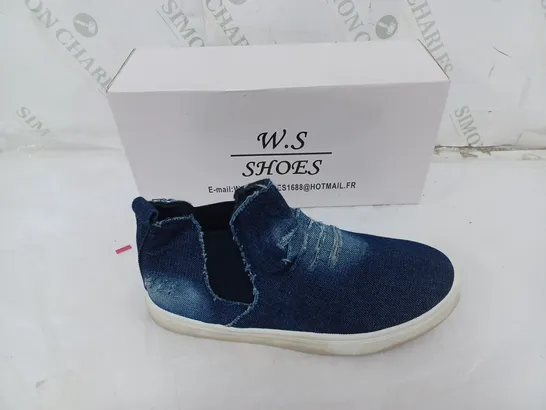 APPROXIMATELY 10 PAIRS OF BOXED W.S FLAT TRAINERS SLIP-ON DISTRESSED BLUE IN VARIOUS SIZES