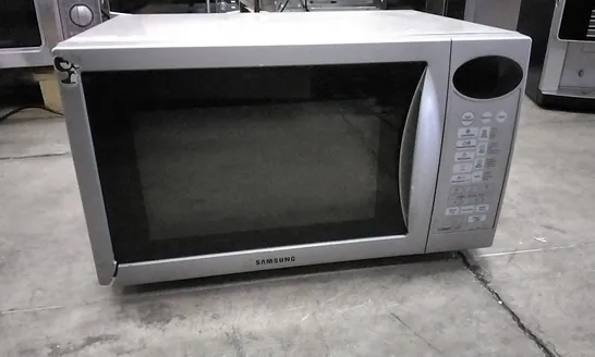 SAMSUNG 850W MICROWAVE OVEN