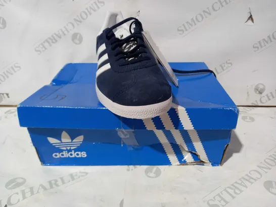 BOXED PAIR OF ADIDAS GAZELLE SHOES IN NAVY UK SIZE 6