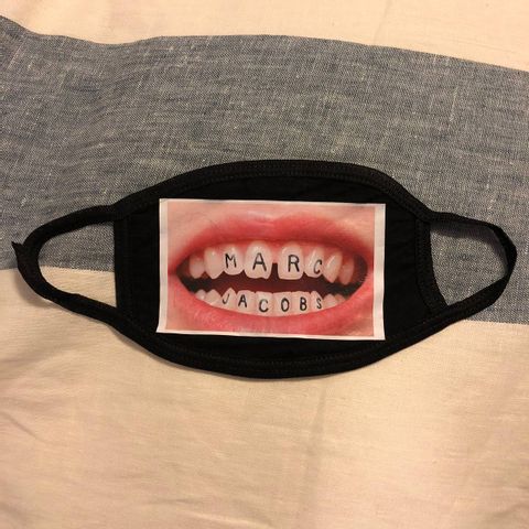 BRAND NEW MARC JACOBS SMILEY MASK