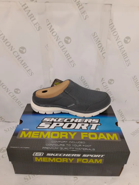 BOXED PAIR OF SKETCHERS SPORT FLEX-LITE SLIP ON SIZE UNSPECIFIED 