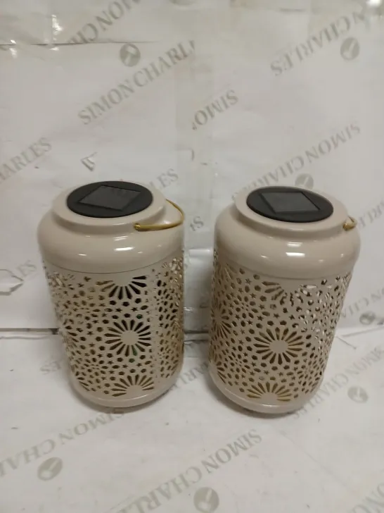 GARDEN REFLECTIONS SET OF 2 PATTERNED SOLAR LANTERNS, FLOWER