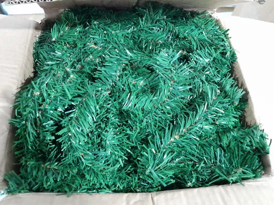 BOXED XMAS GARLAND IN GREEN UNKNOW SIZE 