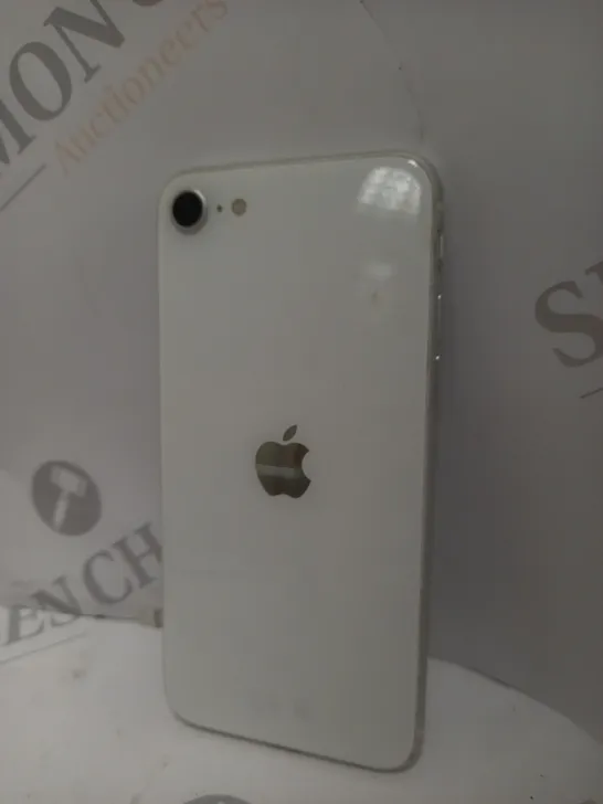 APPLE IPHONE SE SMARTPHONE IN WHITE 