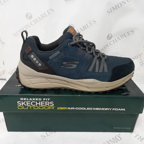 BOXED PAIR OF SKECHERS GO WALK OUTDOOR SHOES NAVY UK SIZE 10