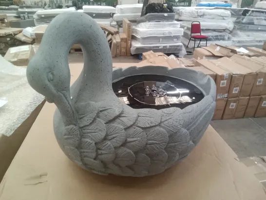 BOXED SILVER SWAN FOUNTAIN 