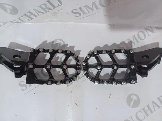 BOXED FGRACING CNC ALUMINIUM FOOT PEGS