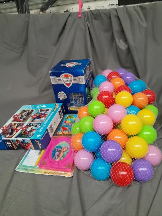 LARGE QAUNTIITY OF ASSORTED TOYS AND GAMES TO INCLUDE BALL PIT BALLS, MOEY SAFE AND JIGSAWS