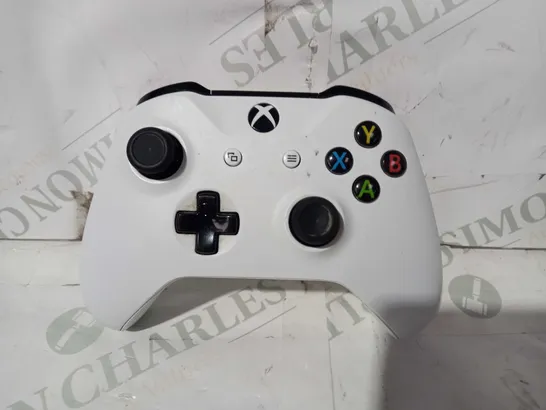 MICROSOFT XBOX ONE WIRELESS CONTROLLER IN WHITE 1708