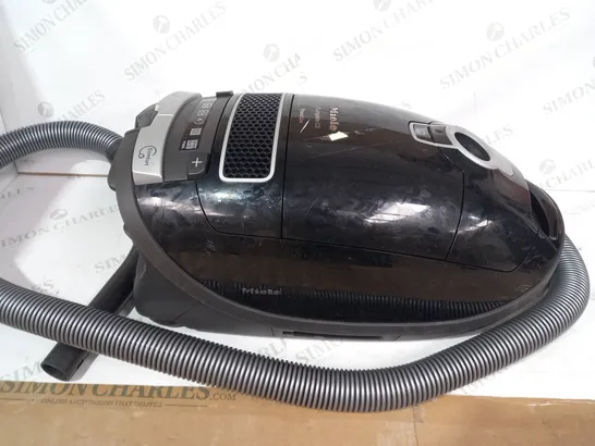 MIELE COMPLETE C3 POWERLINE VACUUM CLEANER