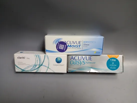 APPROXIMATELY 20 ASSORTED 30PCS CONTACT LENS PRODUCTS TO INCLUDE ACUVUE OASYS, COOPER VISION CLARITI 