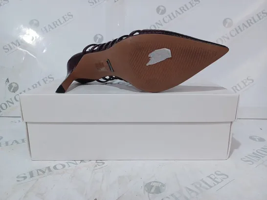 BOXED PAIR OF REISS DAPHNE SLINGBACK HEELS IN POMEGRANATE SIZE 6