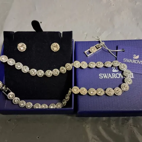 SWAROVSKI EARRINGS AND NECKLACE SET IN GIFT BOX