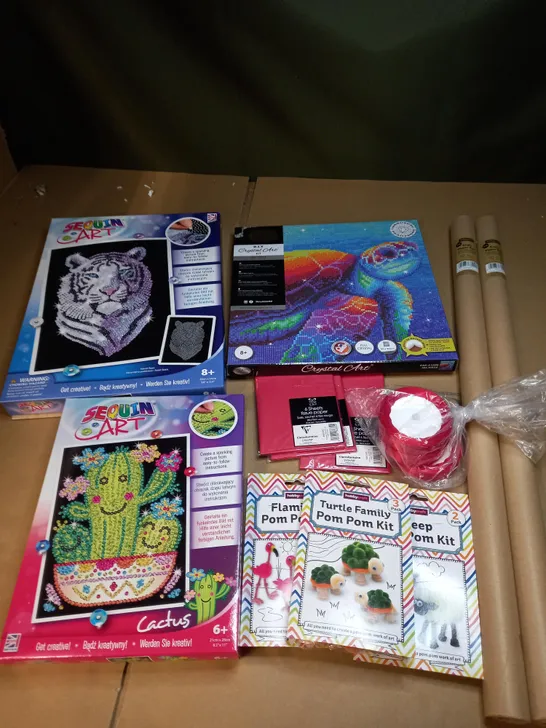 LOT OF APPROXIMATELY 10 ARTS AND CRAFTS ITEMS TO INCLUDE SEQUIN ART, POM POM KIT, KRAFT PAPER ROLL ETC