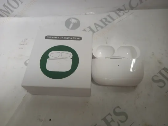 BOXED WIRELESS CHARGING CASE IN WHITE