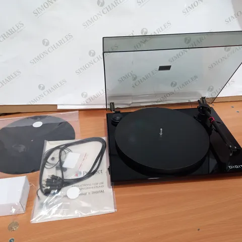 BOXED PROJECT ESSENTIAL 2 DIGITAL TURNTABLE