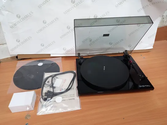 BOXED PROJECT ESSENTIAL 2 DIGITAL TURNTABLE