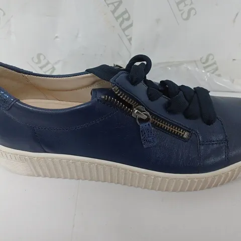 PAIR OF GABOR ZIP/LACE LOWS IN NAVY - SIZE 6.5