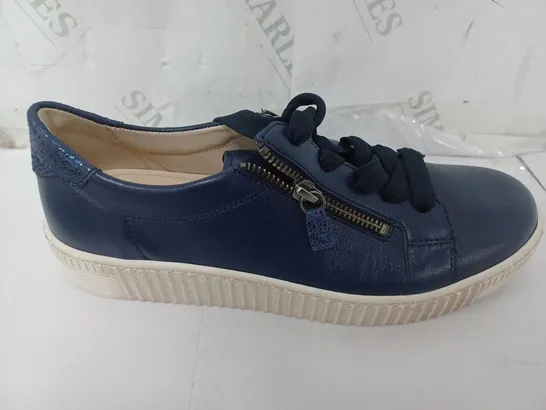 PAIR OF GABOR ZIP/LACE LOWS IN NAVY - SIZE 6.5