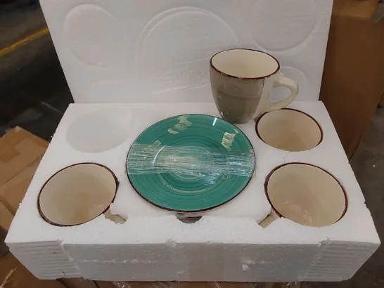 BOXED BELLC 4 PIECE MUG AND SAUCER SET 