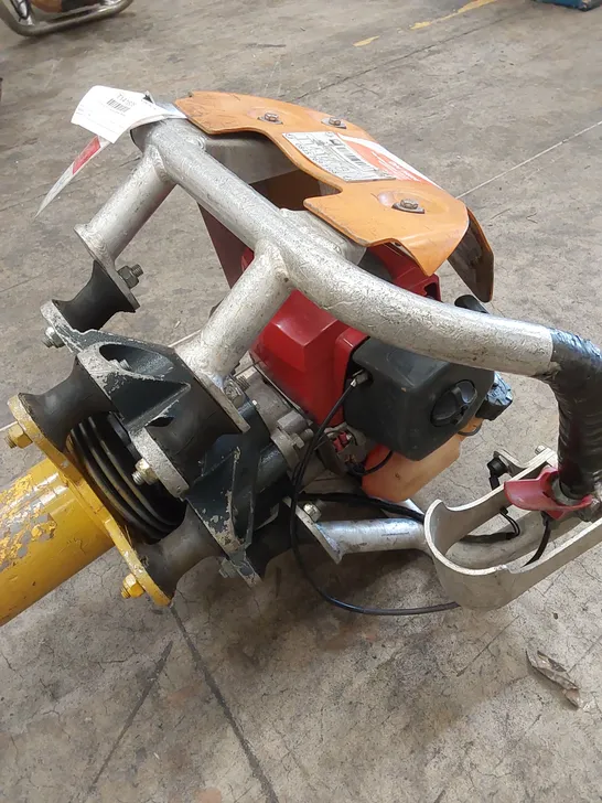 ROBEL 62.05 2 STROKE VERTICAL TAMPER - RAILWAY MAINTENANCE TOOL