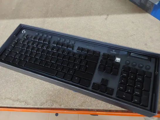 LOGITECH G915 KEYBOARD