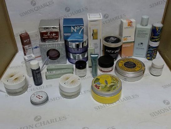 LOT OF APPROXIMATELY 20 ASSORTED SKIN CARE ITEMS, TO INCLUDE CLINIQUE, LUSH, LIZ EARLE, ETC