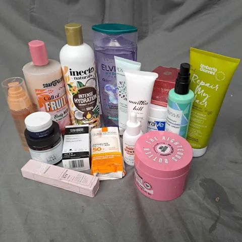 APPROXIMATELY 20 ASSORTED COSMETIC PRODUCTS TO INCLUDE THEINKEYLIST HYALURONIC ACID SERUM, ROSALIQUE 3IN1 BALM CLEANSER, CERAVE MOISTURISING CREAM ETC