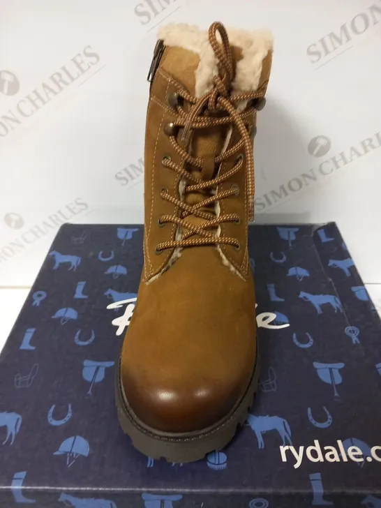 BOXED RYDALE KELK FUR LINED LACE UP BOOT TOBACCO SIZE 7