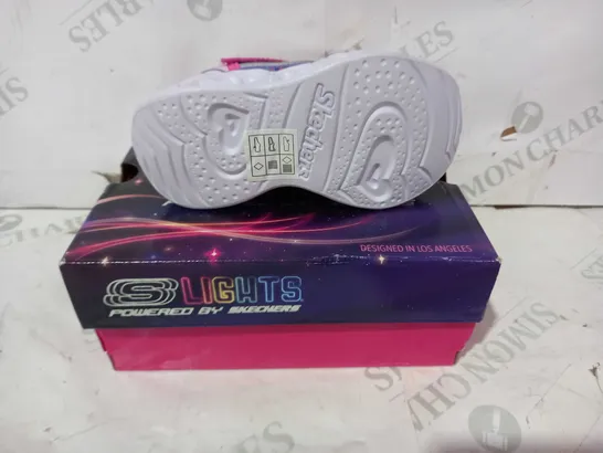 BOXED PAIR OF SKECHERS LIGHTS TODDLERS HEART LIGHT SHOES IN PINK UK SIZE 5